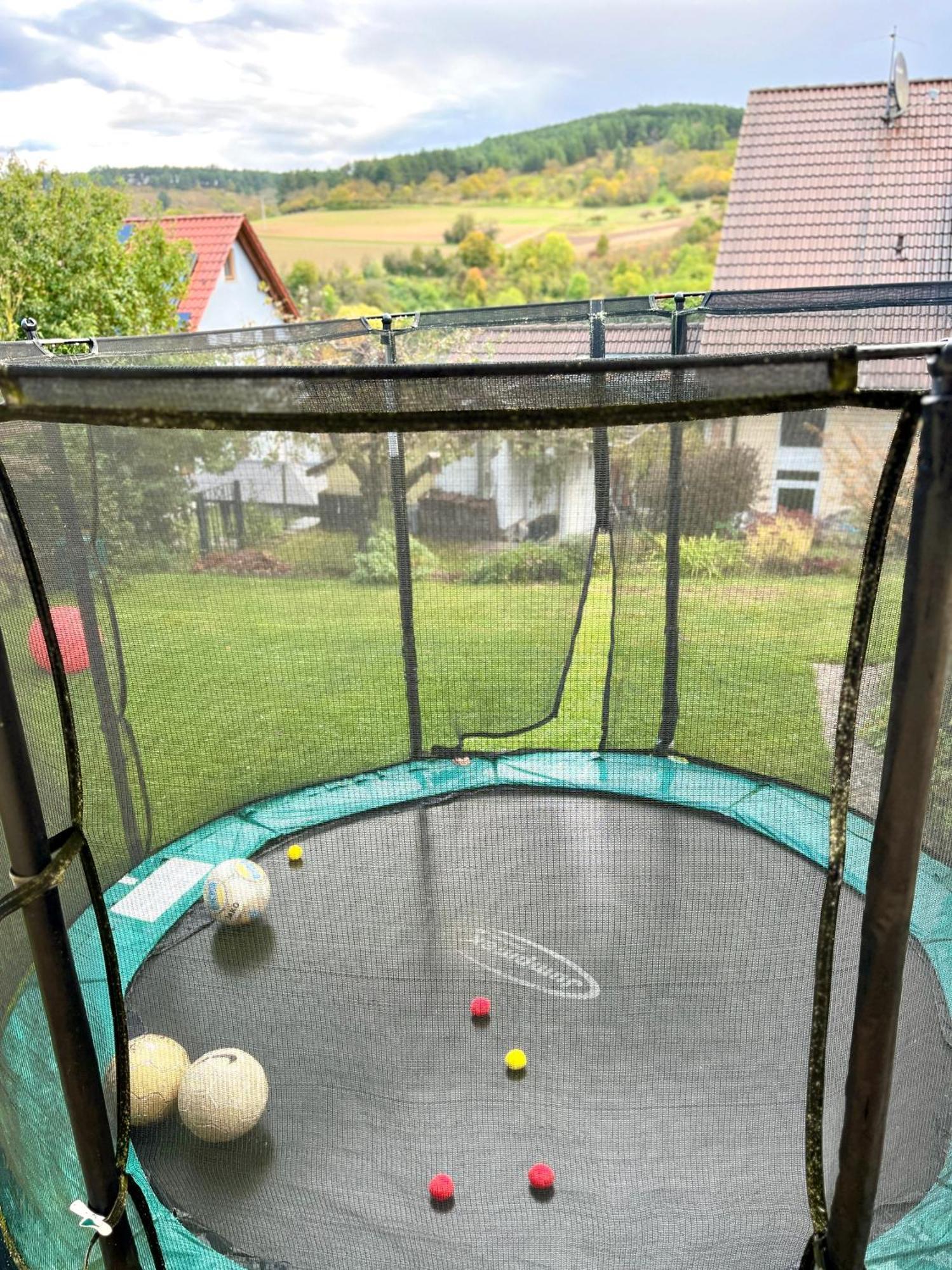 Ferienhaus Weinbergblick - Nahe Wuerzburg - 2 Schlafzimmer - Familienfreundlich - Terrasse Unterleinach Dış mekan fotoğraf